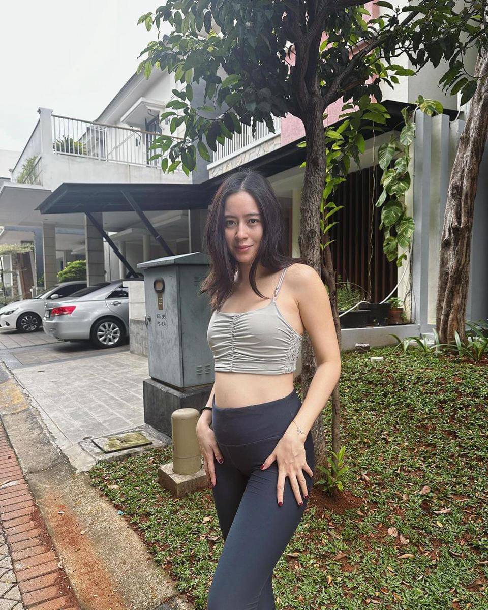 Instagram.com/laura_theux